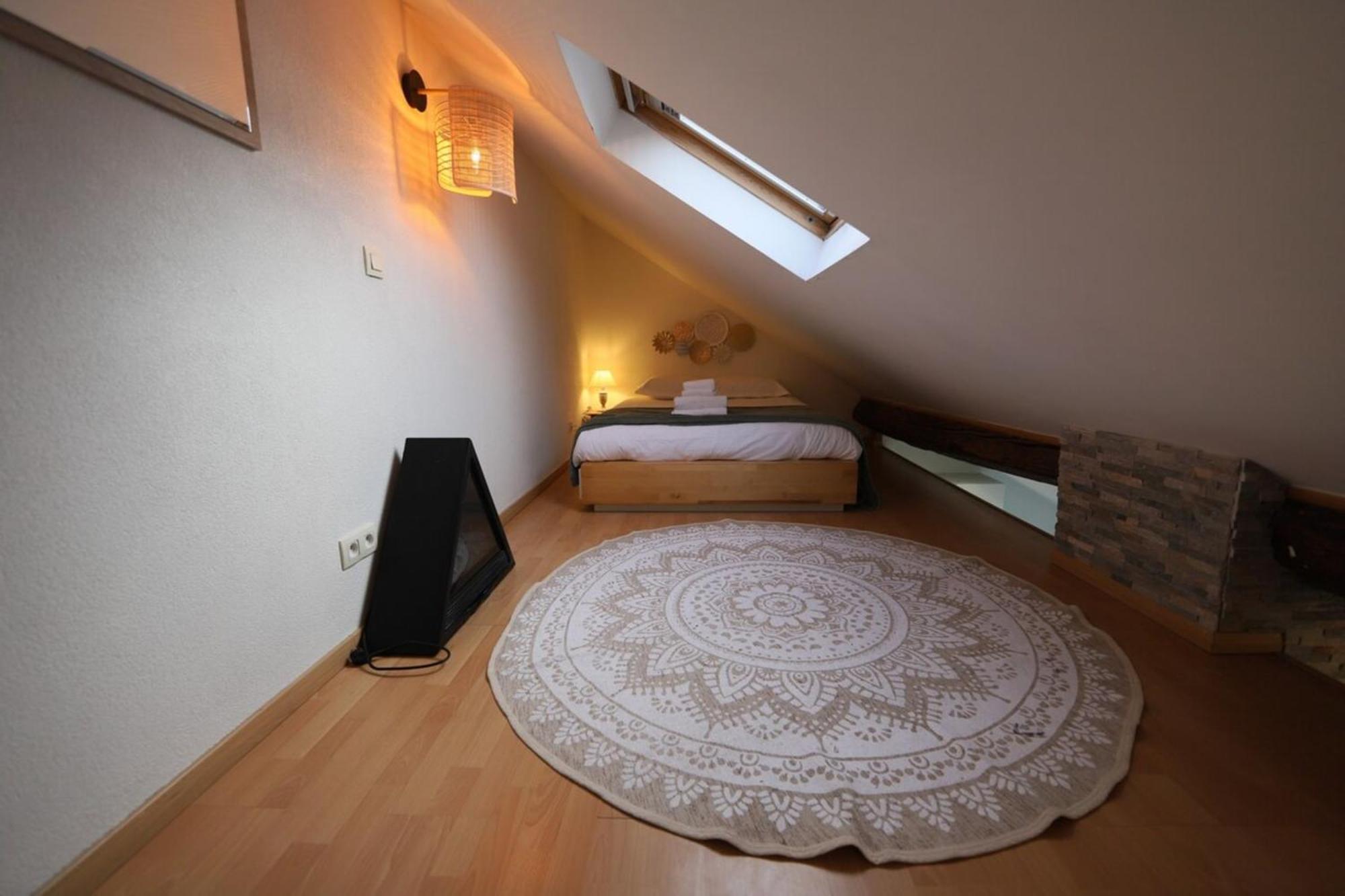 A Little Nest At The Top Floor Annecy Bagian luar foto